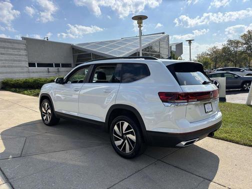 2026 Volkswagen Atlas 2.0T SE w/Technology 4MOTION