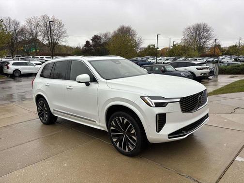 2026 Volvo XC90 Plug-In Hybrid T8 Plus 7-Seater