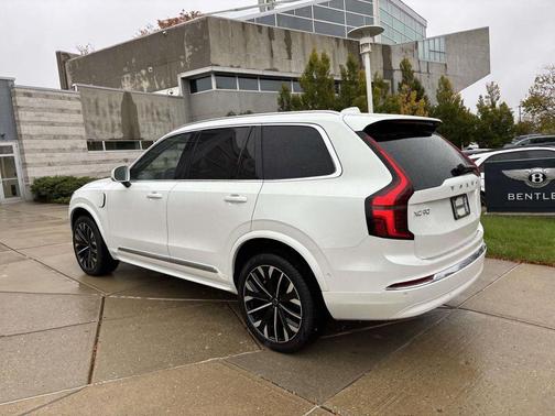 2026 Volvo XC90 Plug-In Hybrid T8 Plus 7-Seater