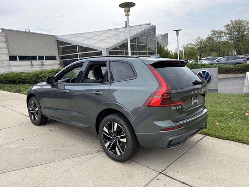 2026 Volvo XC60 B5 Core
