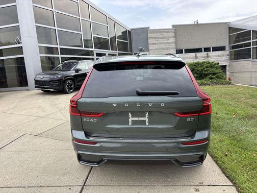 2026 Volvo XC60 B5 Core