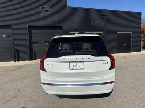 2026 Volvo XC90 B6 Ultra 7-Seater