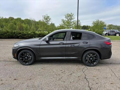 2025 BMW X4 xDrive30i