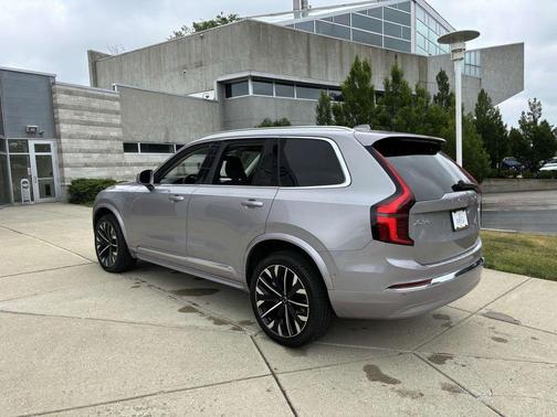 2026 Volvo XC90 B5 Plus 7-Seater