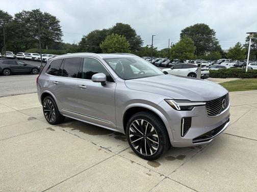 2026 Volvo XC90 B5 Plus 7-Seater