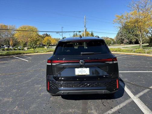 2025 Volkswagen Tiguan 2.0T SE R-Line Black 4MOTION