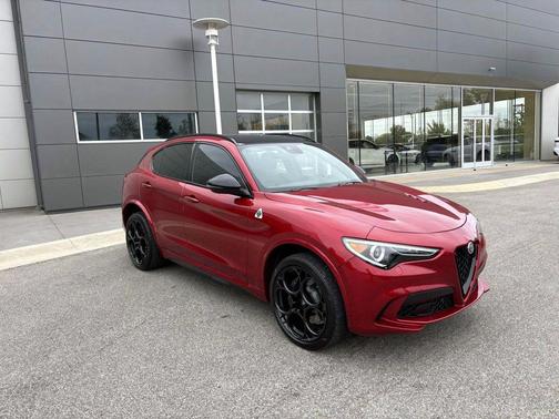 2023 Alfa Romeo Stelvio Quadrifoglio