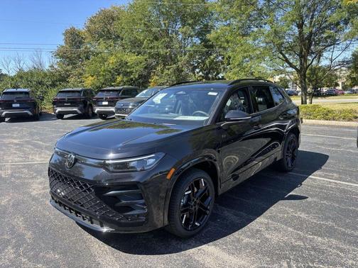 2025 Volkswagen Tiguan 2.0T SE R-Line Black 4MOTION