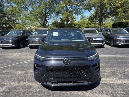 2025 Volkswagen Tiguan 2.0T SE R-Line Black 4MOTION