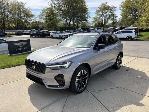 2026 Volvo XC60 B5 Plus