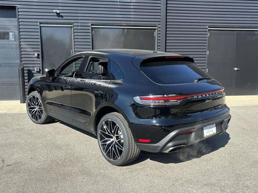 2026 Porsche Macan 