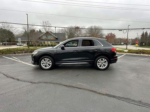 2025 Audi Q3 Premium 45 TFSI S line quattro Tiptronic