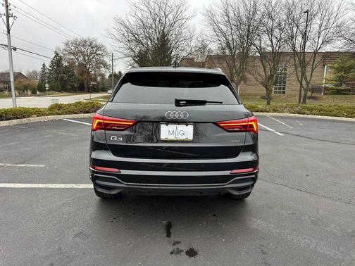 2025 Audi Q3 Premium 45 TFSI S line quattro Tiptronic