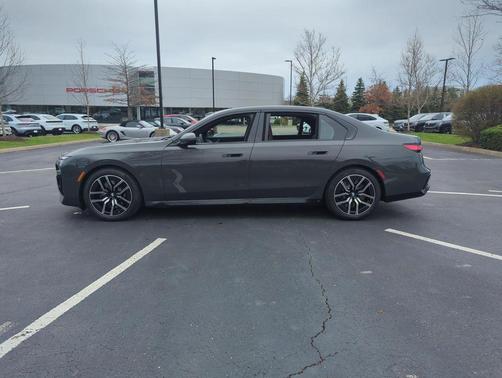 2025 BMW 760 i xDrive