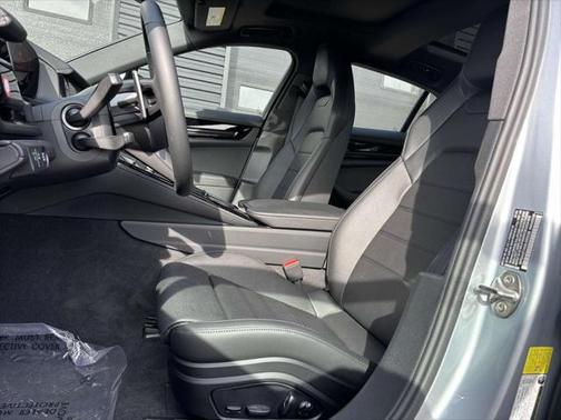 2025 Porsche Panamera 4