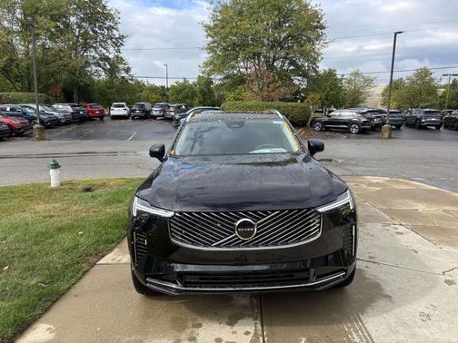 2026 Volvo XC90 B5 Core