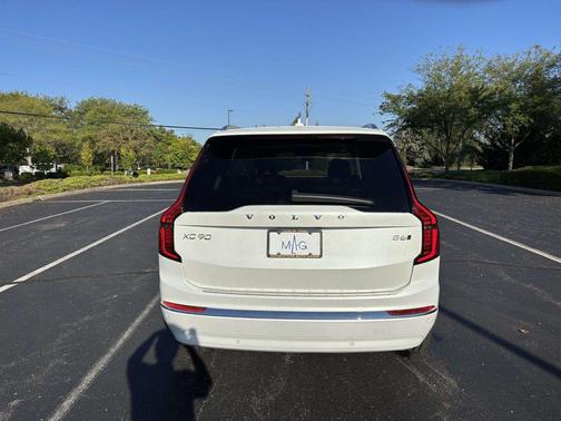 2026 Volvo XC90 B6 Plus 6-Seater