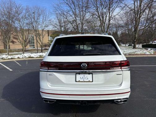 2026 Volkswagen Atlas 2.0T SEL Premium R-Line 4MOTION