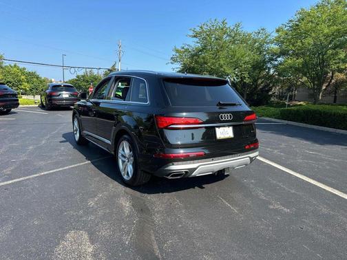 2025 Audi Q7 55 Premium Plus