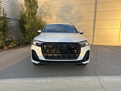2026 Audi Q7 45 Premium