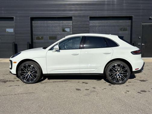 2026 Porsche Macan 