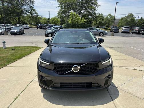 2026 Volvo XC40 B5 Ultra