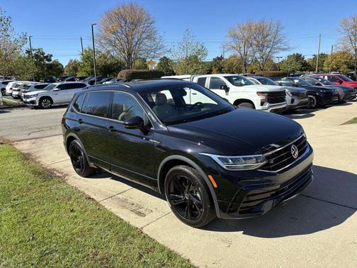 2023 Volkswagen Tiguan 2.0T SE R-Line Black