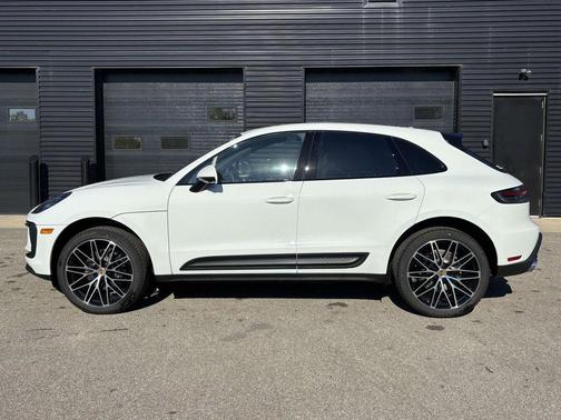 2026 Porsche Macan 