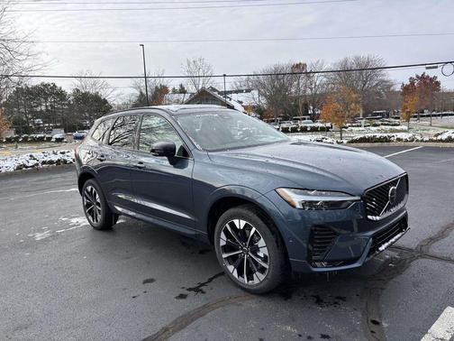 2026 Volvo XC60 B5 Plus