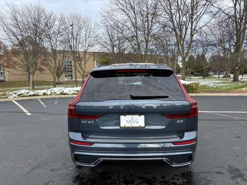 2026 Volvo XC60 B5 Plus