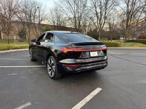 2024 Audi Q8 e-tron Prestige