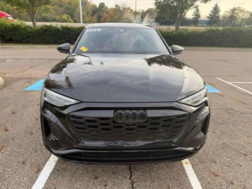 2024 Audi Q8 e-tron Prestige