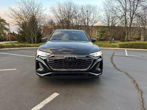 2024 Audi Q8 e-tron Prestige