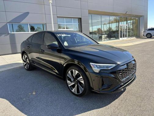 2024 Audi Q8 e-tron Prestige