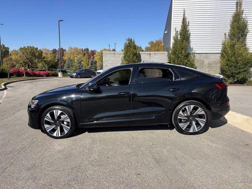 2024 Audi Q8 e-tron Prestige