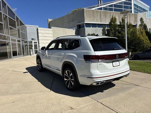 2026 Volkswagen Atlas 2.0T SEL Premium R-Line 4MOTION