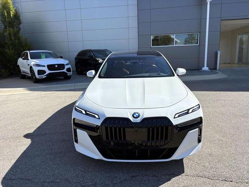 2024 BMW 740 i xDrive