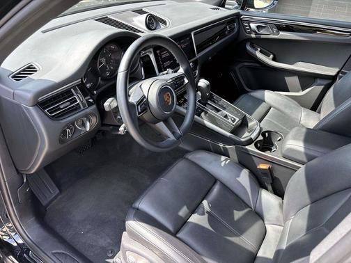 2023 Porsche Macan T