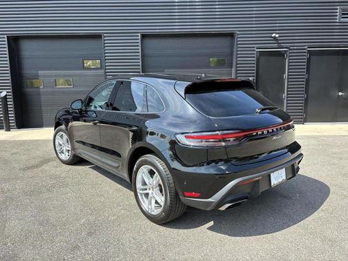 2023 Porsche Macan T