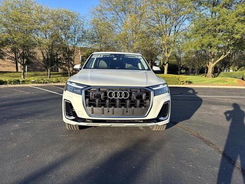 2025 Audi Q7 55 Premium Plus