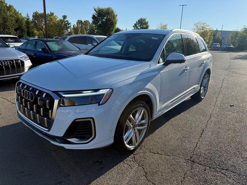 2025 Audi Q7 55 Premium Plus