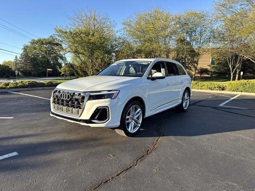 2025 Audi Q7 55 Premium Plus