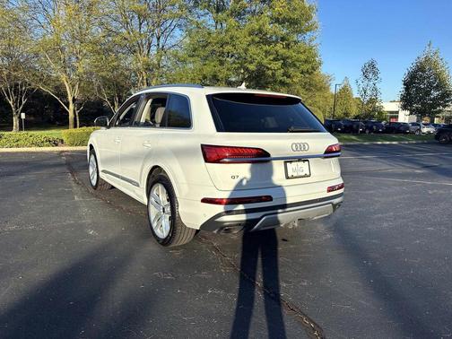 2025 Audi Q7 55 Premium Plus