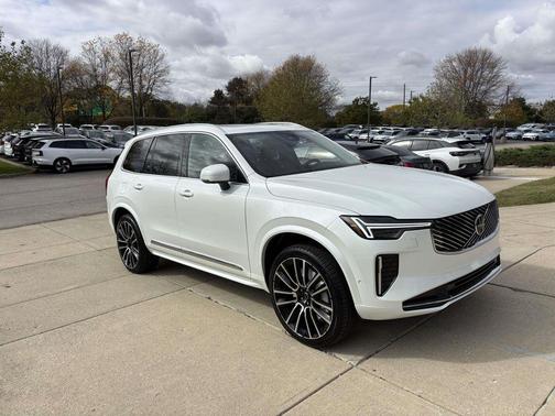 2026 Volvo XC90 B6 Plus 7-Seater