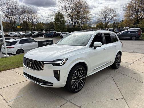 2026 Volvo XC90 B6 Plus 7-Seater