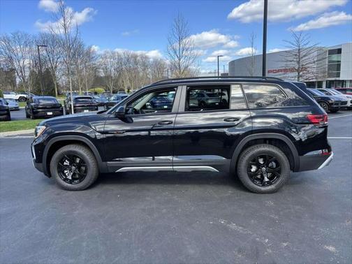 2025 Volkswagen Atlas 2.0T Peak Edition