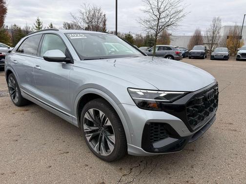 2025 Audi Q8 55 Premium Plus