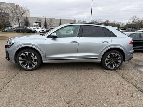 2025 Audi Q8 55 Premium Plus