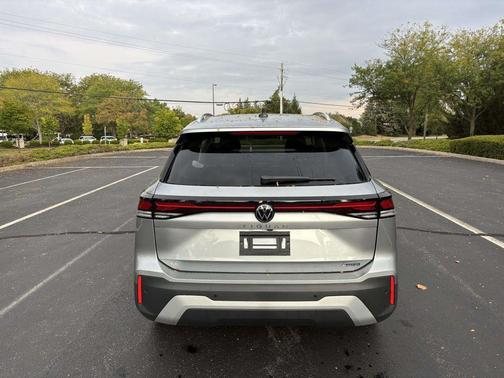 2025 Volkswagen Tiguan 2.0T SE 4MOTION
