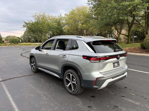 2025 Volkswagen Tiguan 2.0T SE 4MOTION